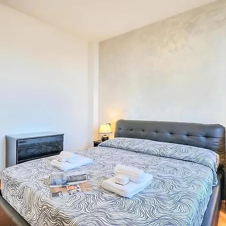 Esclusiva Vista Con Piscina E Parcheggio -salo- Appartement *