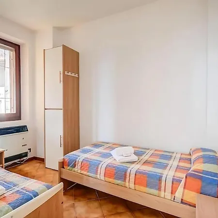 Esclusiva Vista Con Piscina E Parcheggio -salo- * Roe