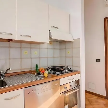 Esclusiva Vista Con Piscina E Parcheggio -salo- Appartement Roe